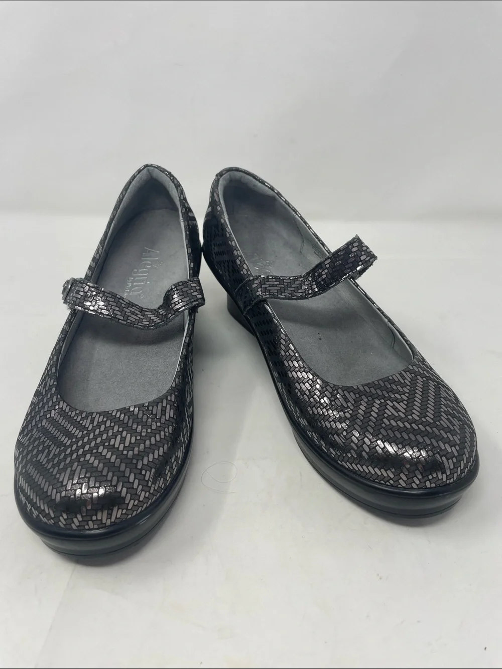 Alegria Metallic Gray Mary Jane Wedged Flats with Patterned Upper Size 8.5